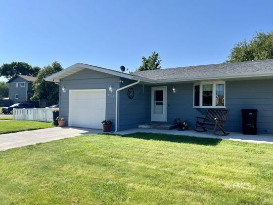 feature listing property photo