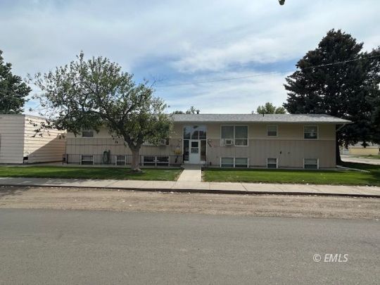 feature listing property photo