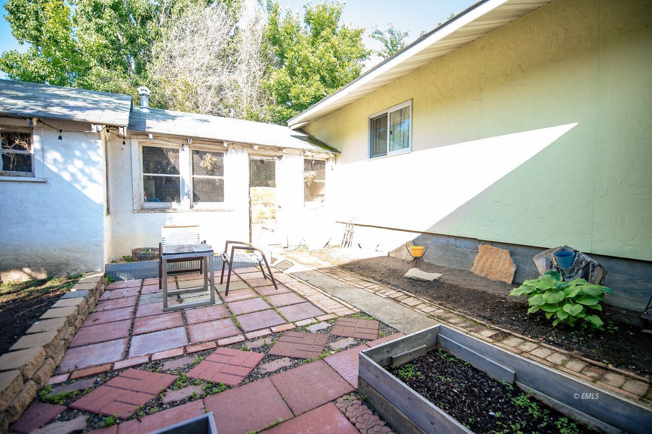 Property Photo 27